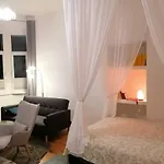 Obszerne Mieszkanie W Centrum Uzdrowiska Z Garazem