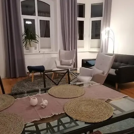 Apartment Obszerne Mieszkanie W Centrum Uzdrowiska Z Garazem