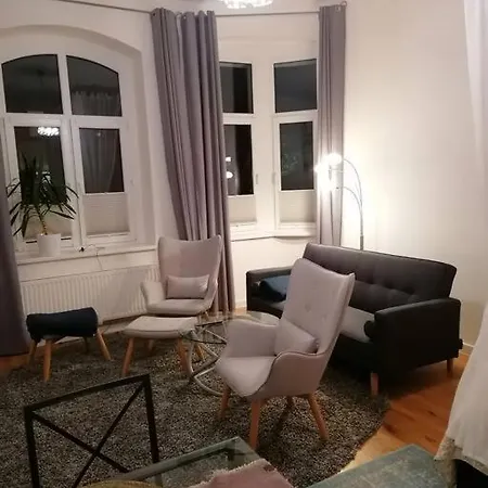 Obszerne Mieszkanie W Centrum Uzdrowiska Z Garazem