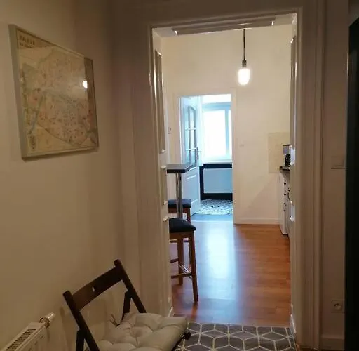 Obszerne Mieszkanie W Centrum Uzdrowiska Z Garazem *