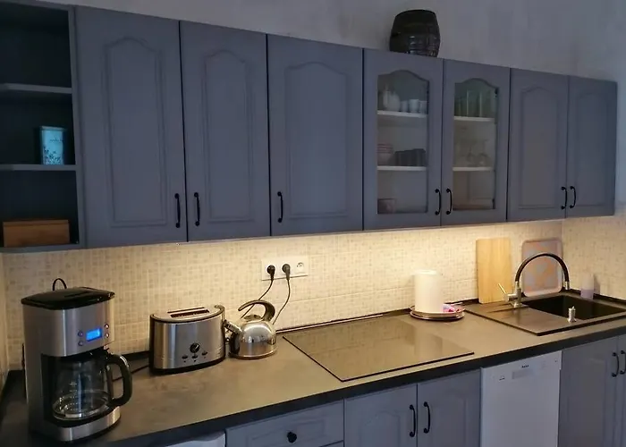 Obszerne Mieszkanie W Centrum Uzdrowiska Z Garazem דירה Świeradów-Zdrój