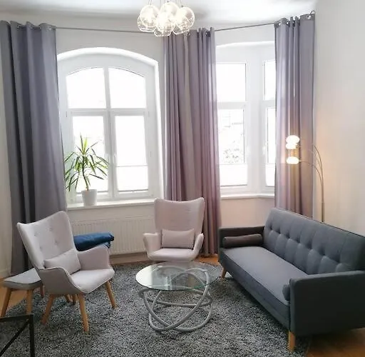 Obszerne Mieszkanie W Centrum Uzdrowiska Z Garazem Apartmán