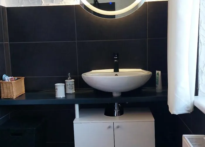 Obszerne Mieszkanie W Centrum Uzdrowiska Z Garazem Apartmán Świeradów-Zdrój